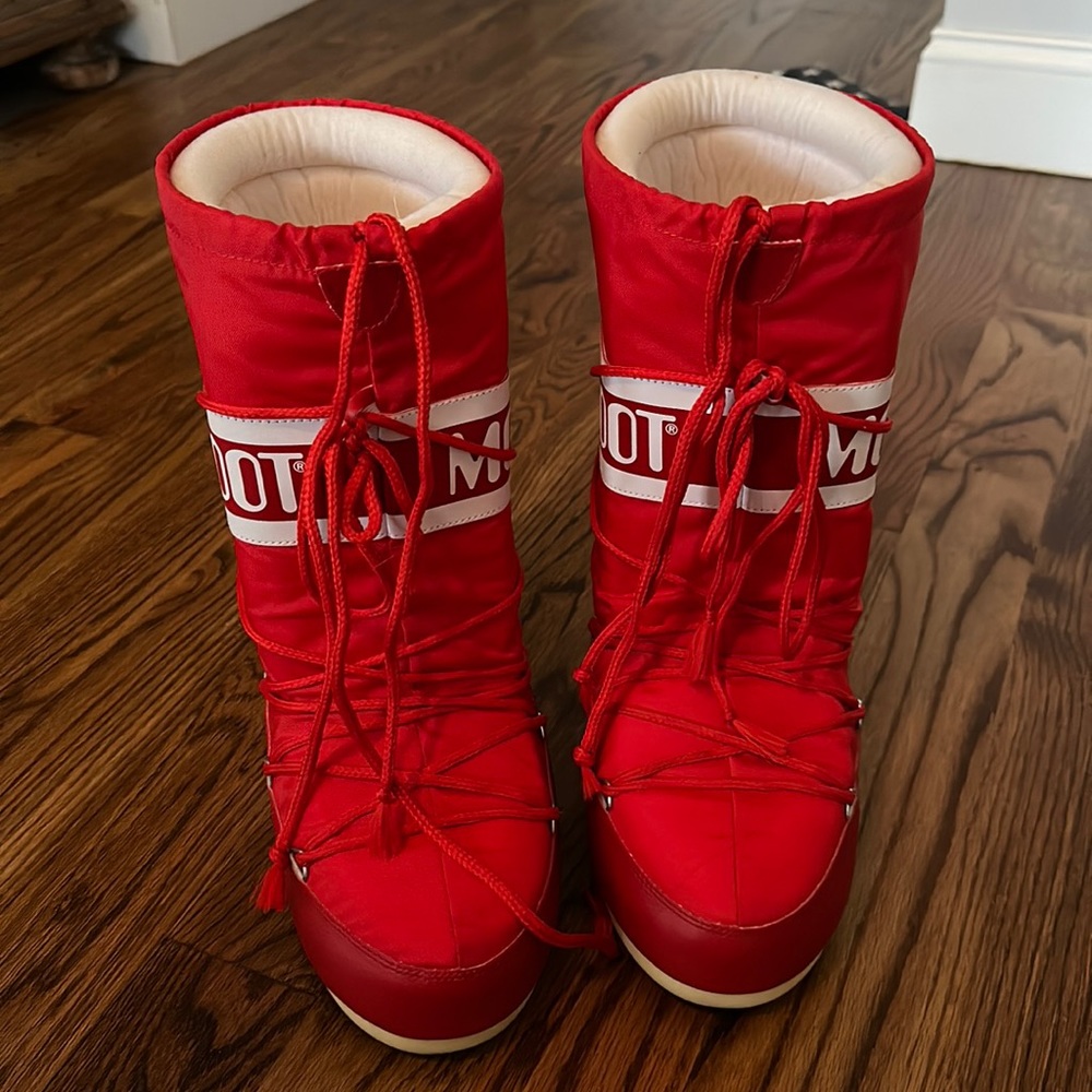 Moon boots